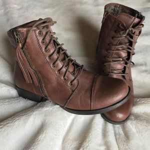 Steve Madden | brown combat boots